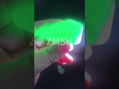 زعفران غامض باللون الأخضر