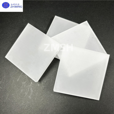 الصفيحة المربعة من الزعفرة الكريستال الواحد Al2O3 5.5 × 5.5mm سمك 6.04 mm